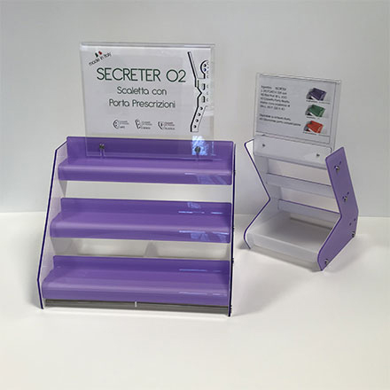 Due modelli segreter colore viola con busta portacomunicazione